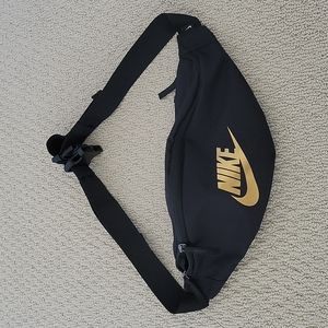 Nike Heritage fanny pack